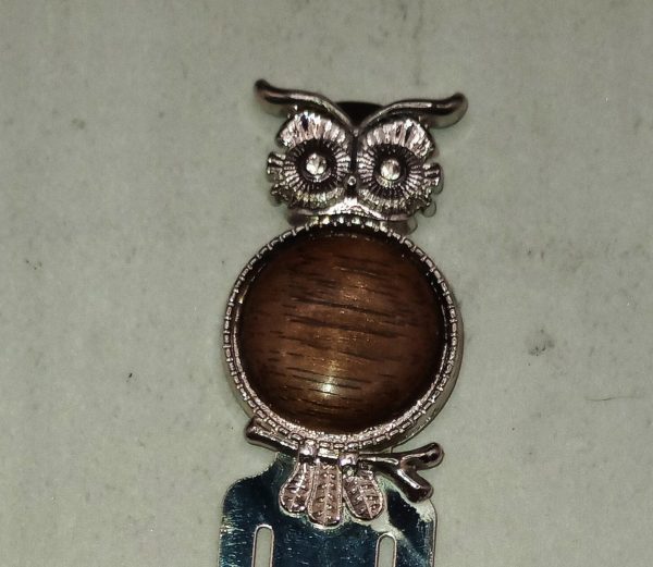 Unique Scrap Cabochons: Sustainable Beauty in Bookmarks