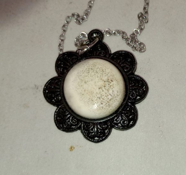 Unique Scrap Cabochons: Sustainable Beauty in Pendants - Image 3