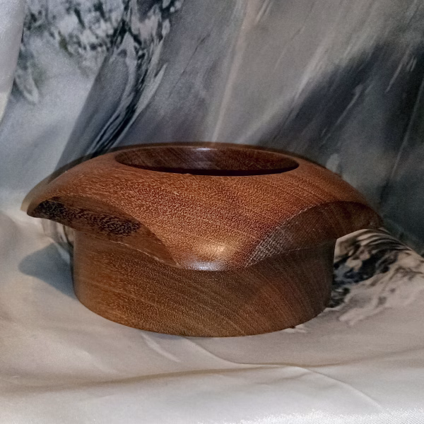 Sapele square bowl – rich tone, artisan carving, and satin finish