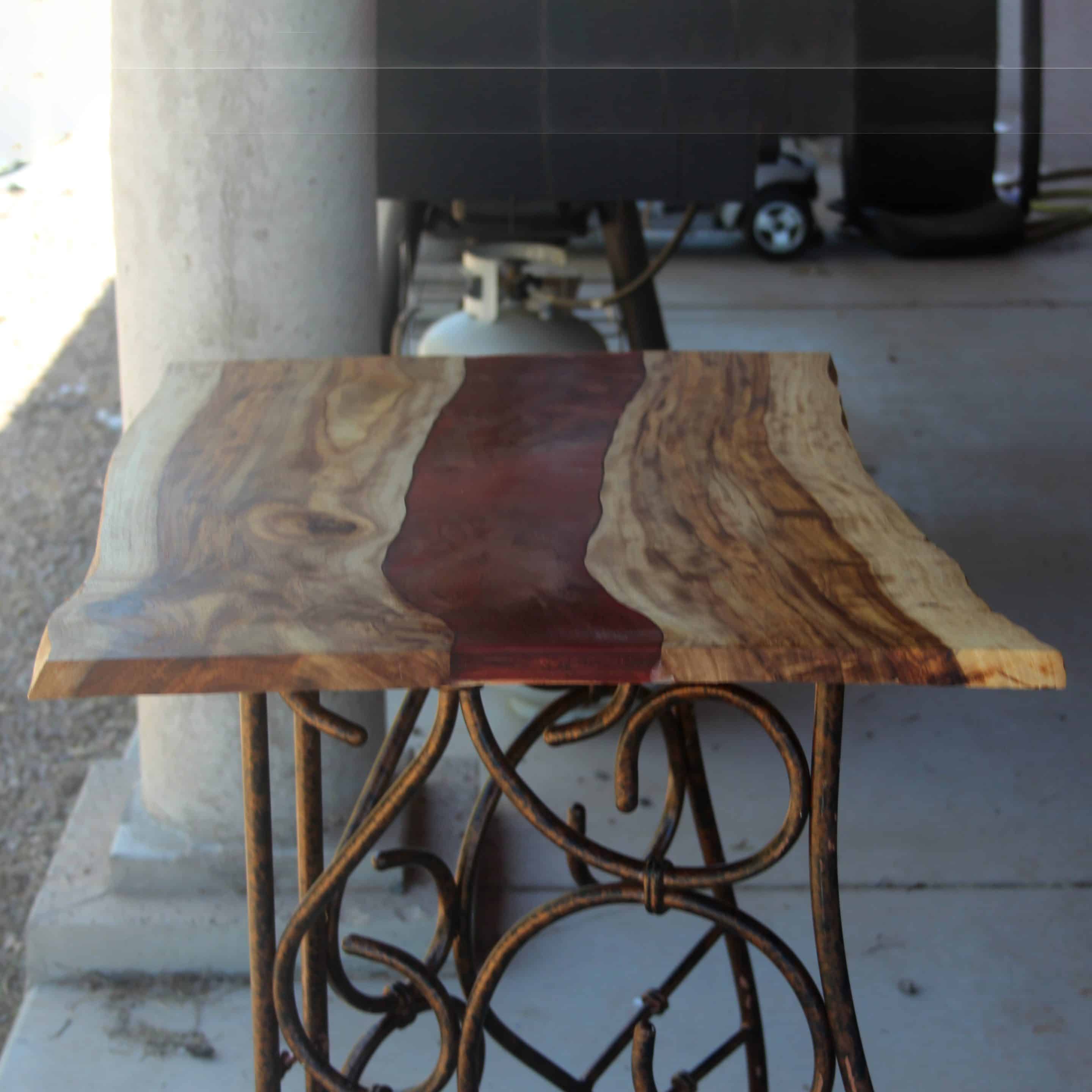 The tabletop! Arizona Sissoo and Copper shades of resin.