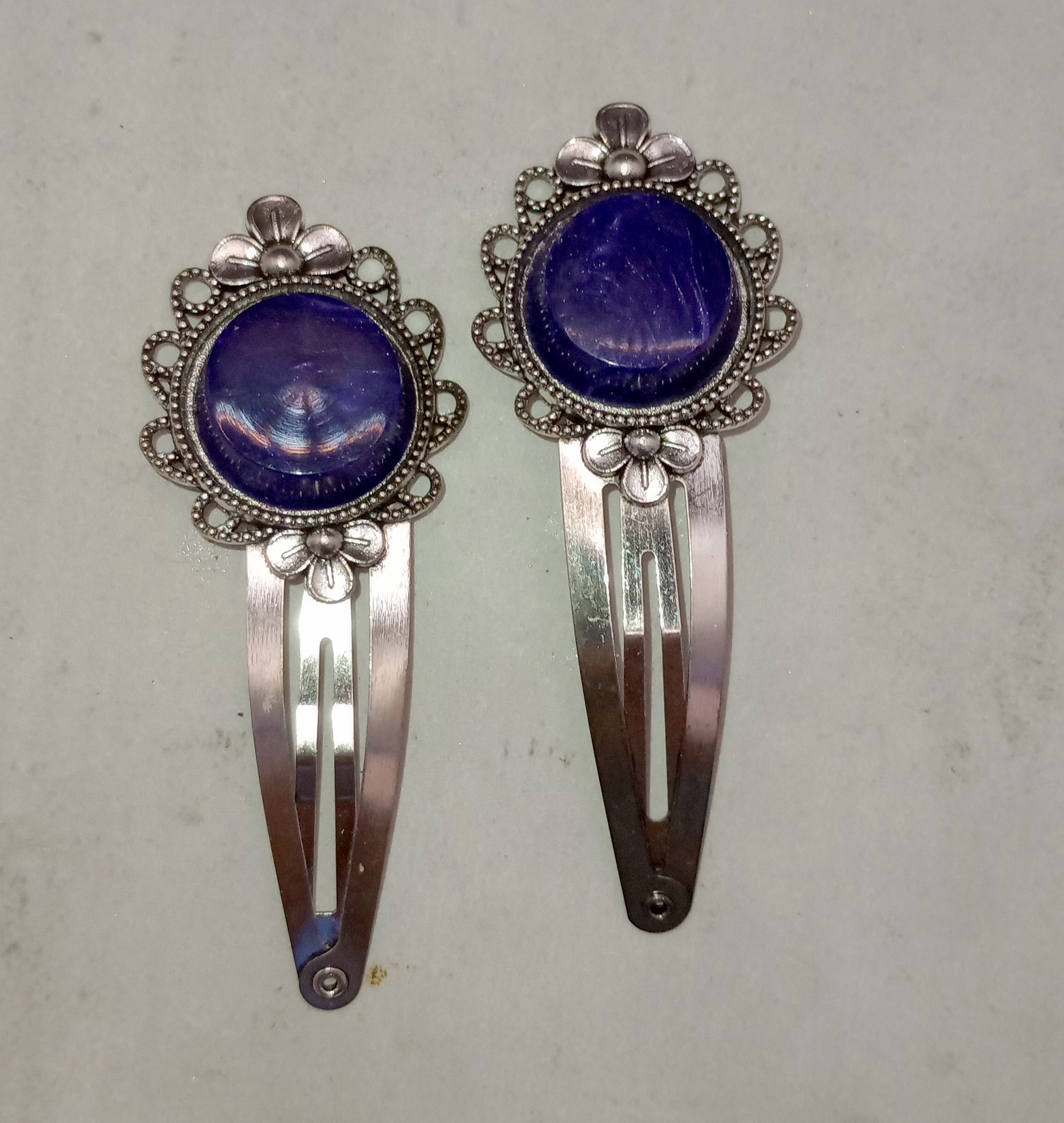 Unique Scrap Cabochons: Sustainable Beauty in Hair Decorations
