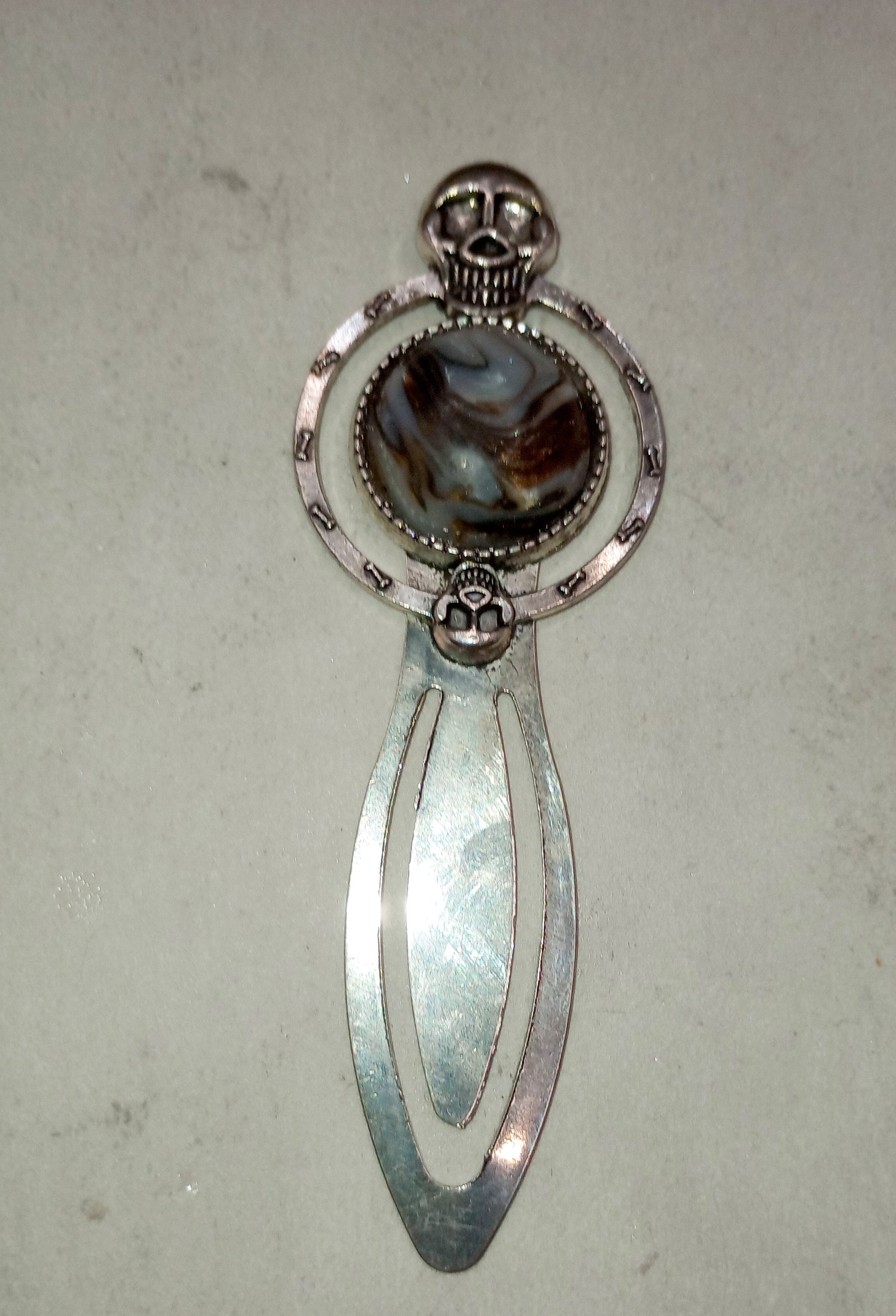 Unique Scrap Cabochons: Sustainable Beauty in Bookmarks