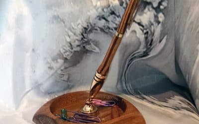 24K Gold Teak Desk Pen Holder – Luxury Office Accessories – Executive Desk Organizer